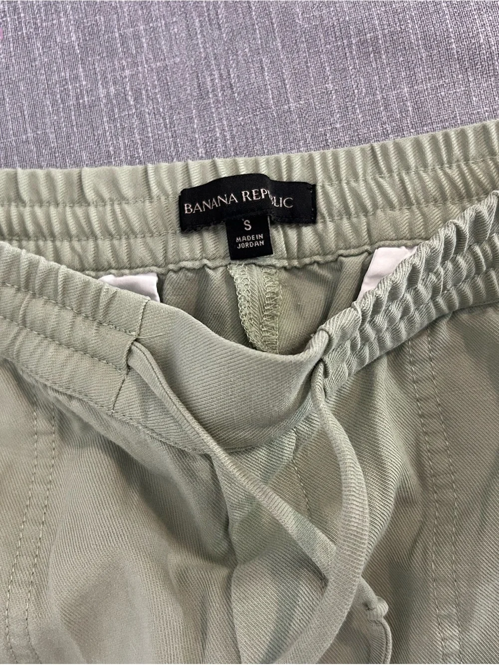 Banana Republic Sage Green Elastic Waist Cropped Pants Soft draping Linen Blend